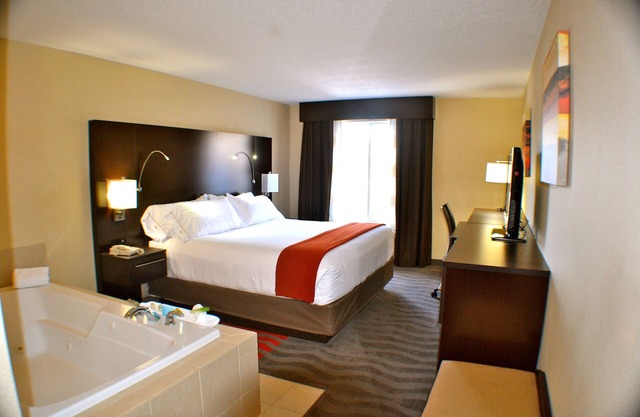 Holiday Inn Express Hotel & Suites Waterford by IHG