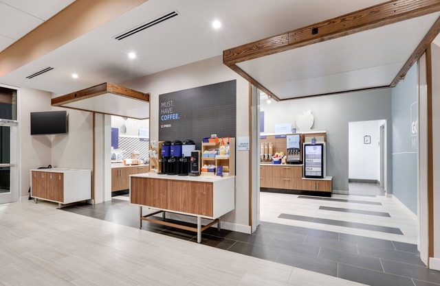 Holiday Inn Express Kermit by IHG