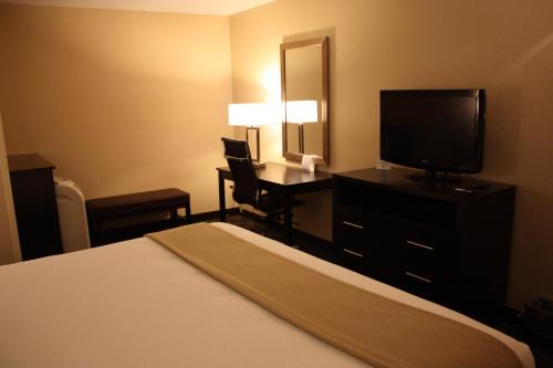 Holiday Inn Express - Ludlow - Chicopee Area by IHG