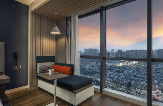 Holiday Inn Express Meishan Dongpo by IHG