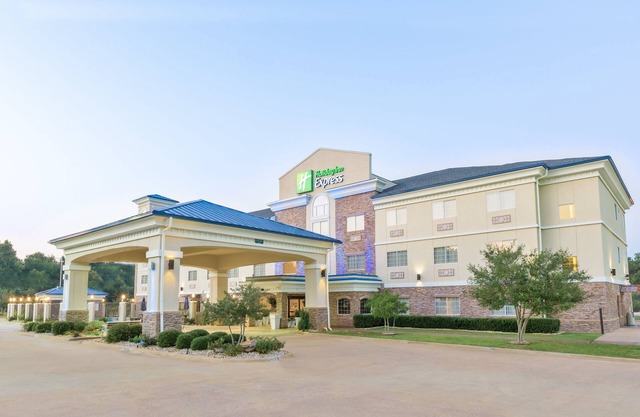 Holiday Inn Express Palestine by IHG