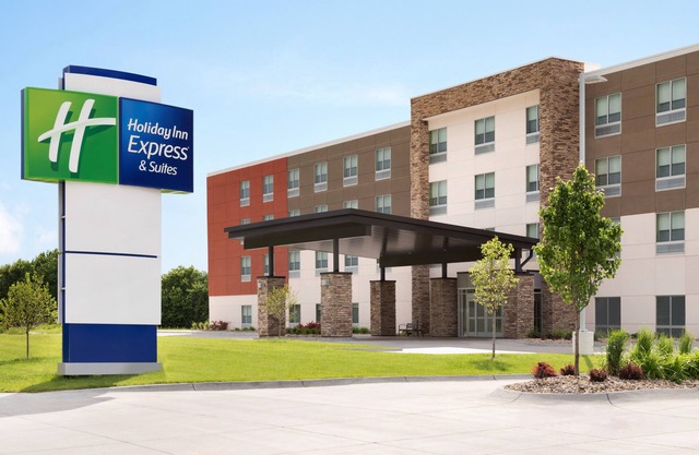 Holiday Inn Express & Suites Clear Spring by IHG