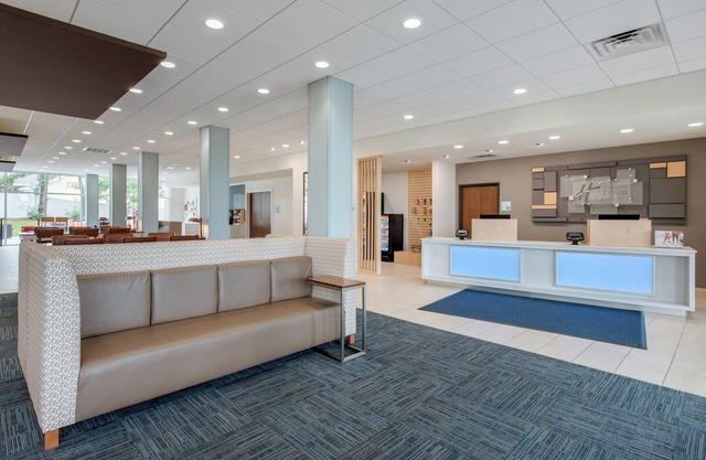 Holiday Inn Express & Suites Moundsville by IHG