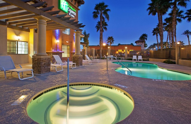 Holiday Inn Express & Suites Rancho Mirage - Palm Spgs Area by IHG