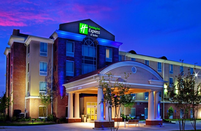 Holiday Inn Express & Suites Baton Rouge East by IHG