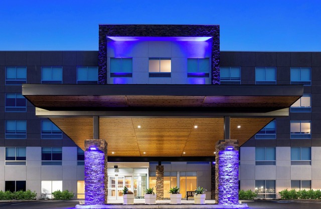 Holiday Inn Express And Suites Waynesboro East by IHG