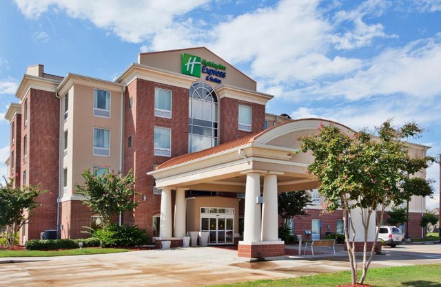 Holiday Inn Express & Suites Baton Rouge East by IHG