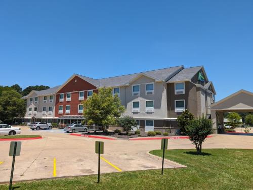 Holiday Inn Express & Suites - El Dorado by IHG