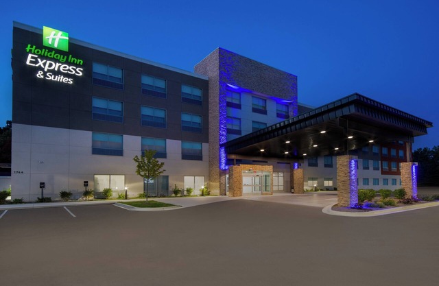 Holiday Inn Express & Suites Muskegon - Grand Haven by IHG