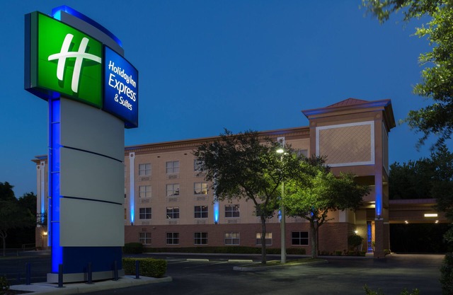 Holiday Inn Express Suites Plant City by IHG