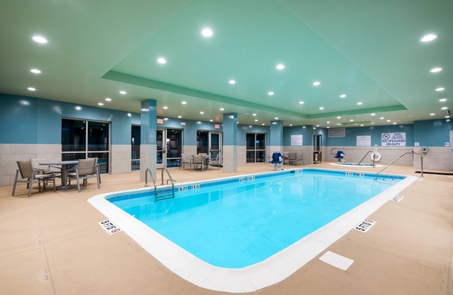 Holiday Inn Express & Suites Florence I-95 & I-20 Civic Ctr by IHG