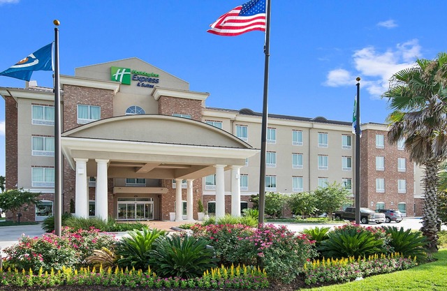 Holiday Inn Express & Suites Gonzales by IHG