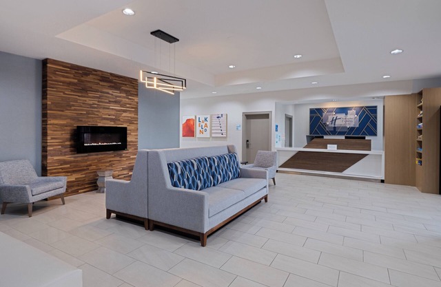 Holiday Inn Express & Suites Lakeland North - I-4 by IHG