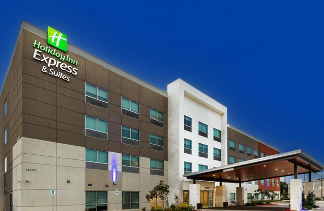 Holiday Inn Express & Suites - Stafford NW - Sugar Land by IHG