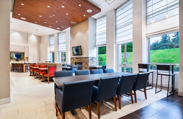 Holiday Inn Express & Suites Langley by IHG