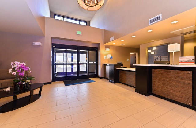 Holiday Inn Express & Suites Indio - Coachella Valley by IHG