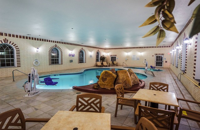 Holiday Inn Express & Suites Pampa by IHG