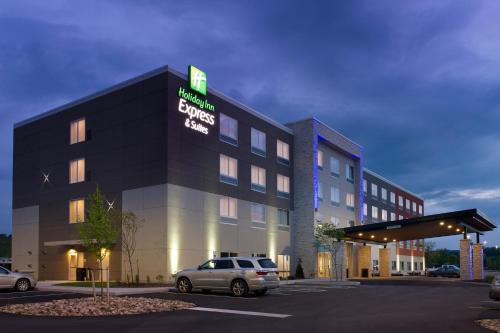 Holiday Inn Express & Suites by IHG Altoona by IHG