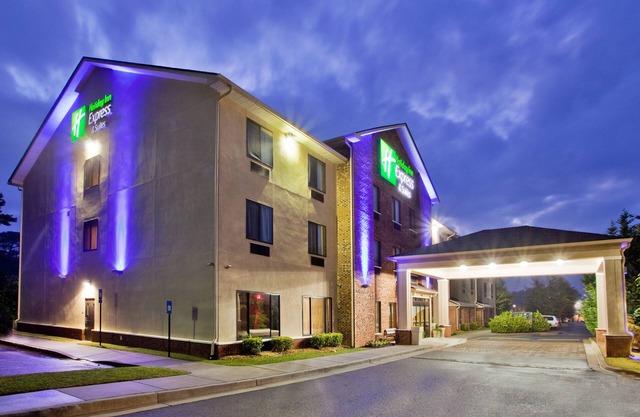 Holiday Inn Express & Suites Buford NE - Lake Lanier by IHG