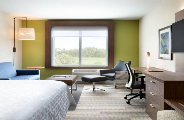 Holiday Inn Express & Suites - Canton by IHG