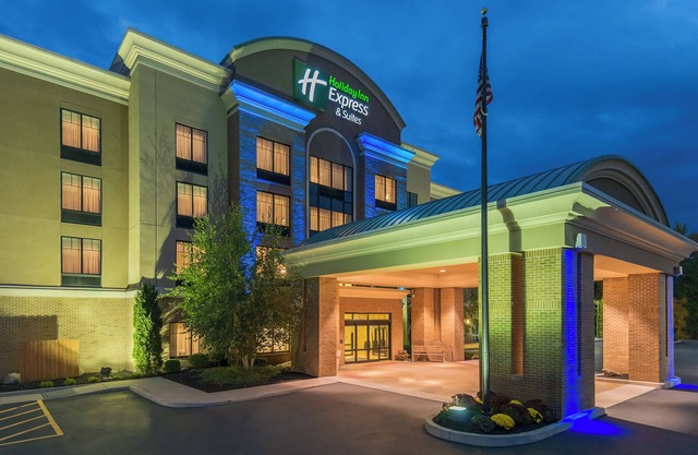 Holiday Inn Express & Suites Rochester Webster by IHG