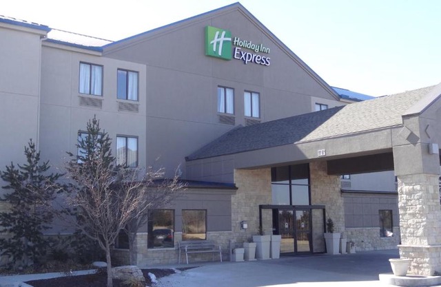Holiday Inn Express Hotel Kansas City - Bonner Springs by IHG