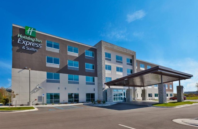 Holiday Inn Express & Suites - Cedar Springs - Grand Rapids N by IHG