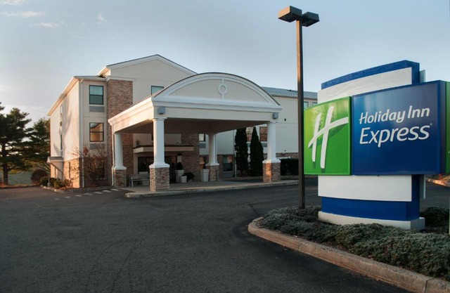 Holiday Inn Express Vernon-Manchester by IHG