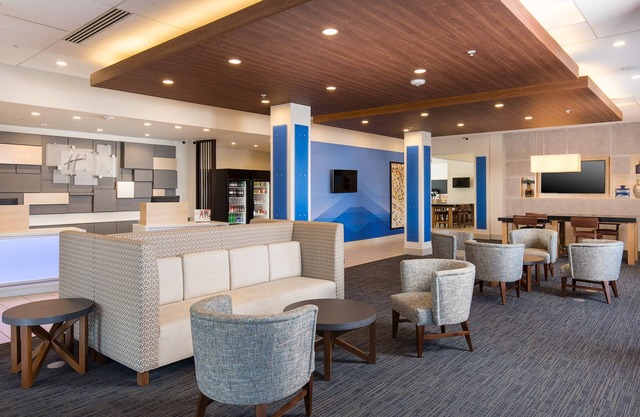 Holiday Inn Express Visalia Sequoia Gateway Area by IHG