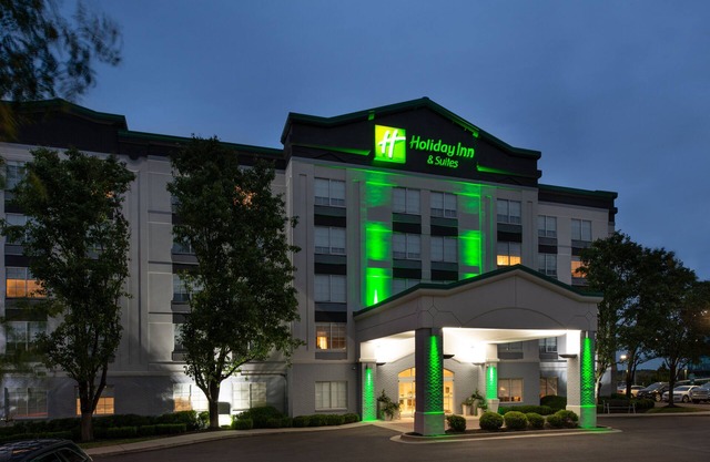Holiday Inn Hotel & Suites Overland Park - Convention Center by IHG