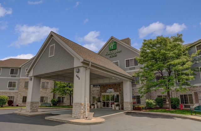 Holiday Inn Hotel & Suites-Milwaukee Airport by IHG