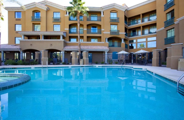 Holiday Inn Phoenix Chandler, Standard Queens, Minutes to Arizona Railway Museum