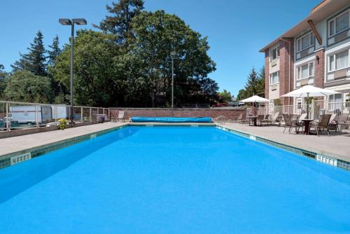 Holiday Inn Victoria - Elk Lake by IHG