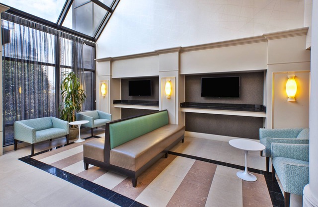 Holiday Inn Washington-Dulles International Airport by IHG