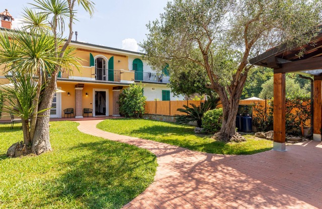 Ferienhaus 'Villa Rustica 1' mit Seeblick, Gemeinschaftsgarten und Klimaanlage