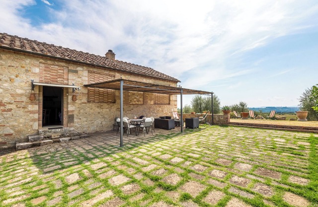 Ferienhaus 'Fienile' mit Gemeinschaftspool, Gemeinschaftsgarten und WLAN