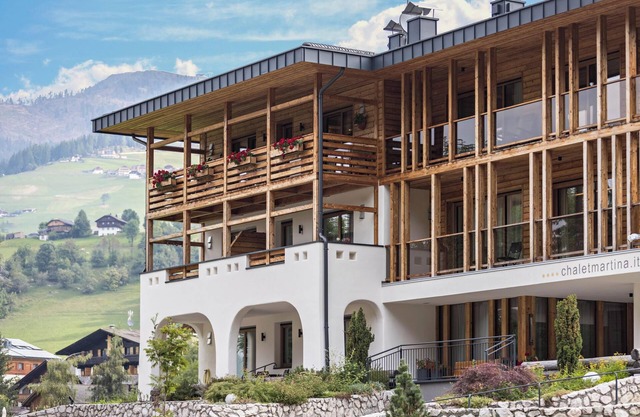 Ferienwohnung Linda - Chalet Martina mit Bergblick, Balkon & Terrasse