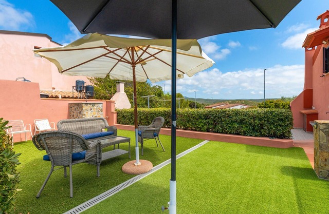 Ferienhaus 'Casa Erbì' mit Meerblick, privater Terrasse und eigenem Garten