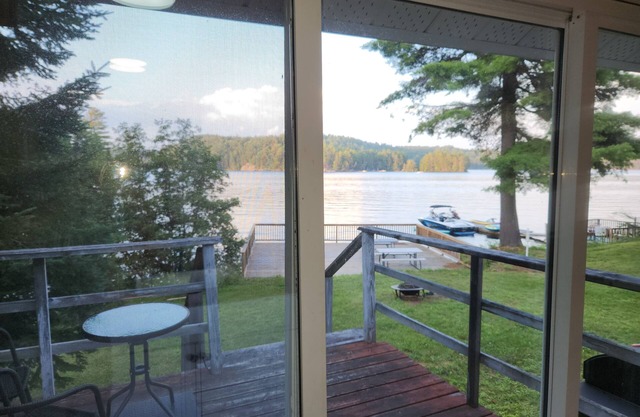 Holiday on beautiful Haliburton Lake!!