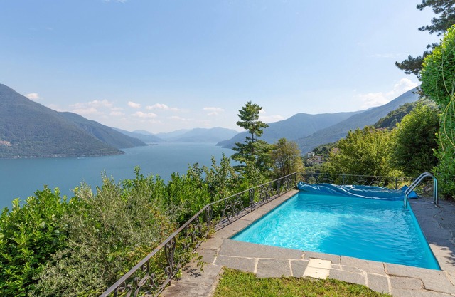 Ferienparadies mit sensationellem Panorama , Innen - Außenkamin, Außenpool
