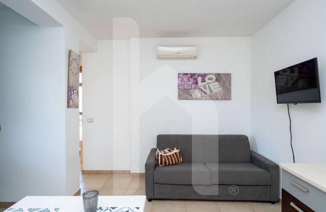 Holiday Rendez Vous 26 - First floor apartment overlooking the pool