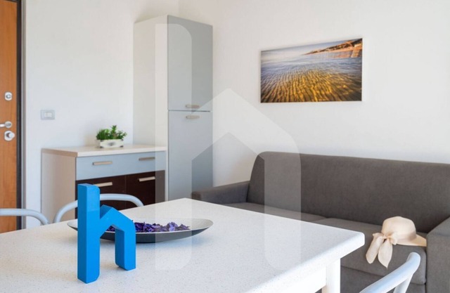 Holiday Rendez Vous 50 - Fourth floor apartment with side sea view