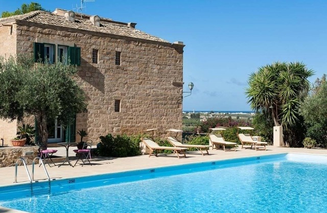 holiday vacation villa rental italy, sicily, trapani, pool, view