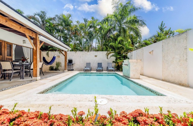 Holiday Villa - 3 Bedrooms A/C -2 Bathrooms-Private Pool-Garden-300M POPY Beach