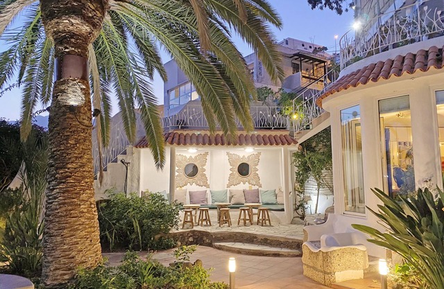 Ferienschloss mit Meerblick und großem Garten auf Teneriffa. 5min zum Strand