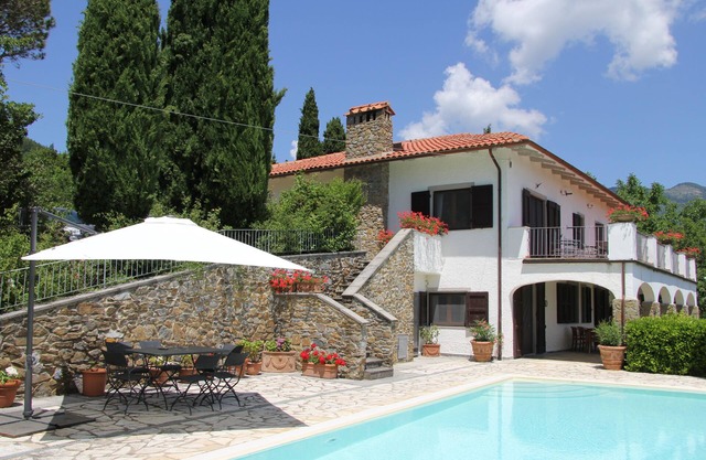 Ferienvilla in ruhiger, waldreicher Casamona in der Toskana
