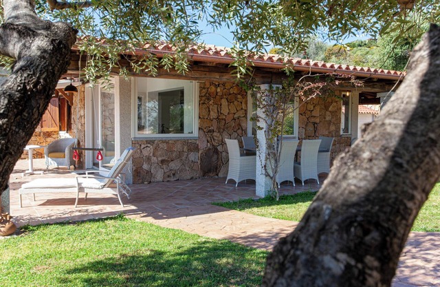 Ferienvilla "Risveglio Con Alba" mit Meerblick, Garten & Terrasse