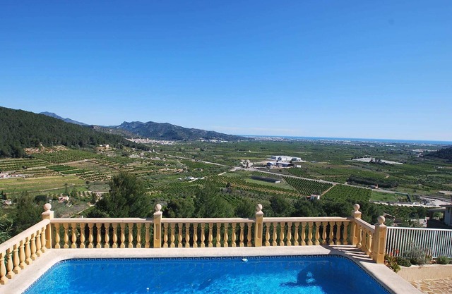Herrliches Ferienhaus mit traumhaftem Meer- und Panoramablick und privatem Pool