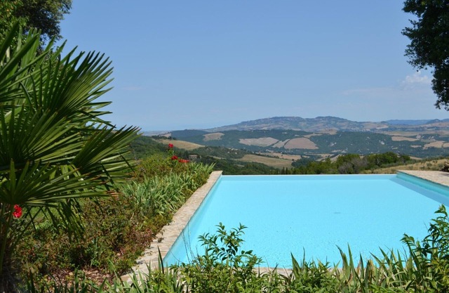 Urlaub wo die Toskana noch authentisch ist. Rustico 16.Jh Infinity Pool Cipresso
