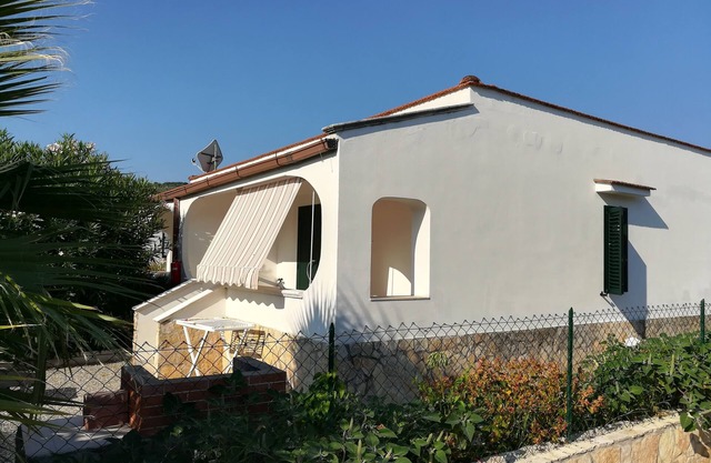 Urlaub in Cottage No. 6 Giovanna Disanti, umgeben von viel Grün in Gargano aVieste